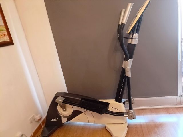 Elíptica BH Fitness Home Crostrainer Modelo Brazil