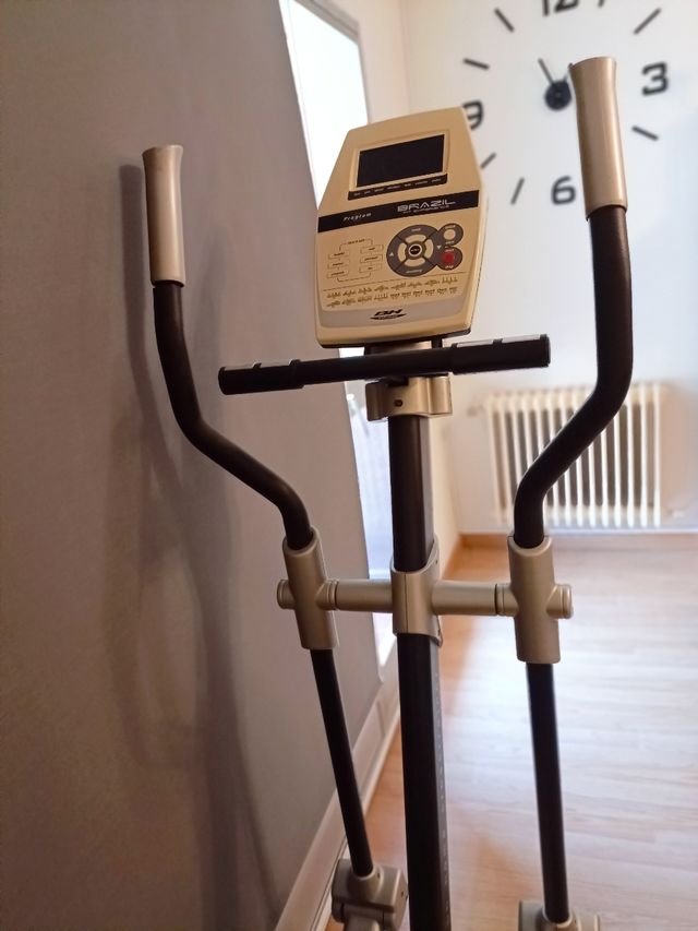 Elíptica BH Fitness Home Crostrainer Modelo Brazil