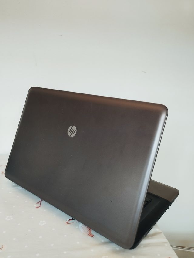 Portátil HP 655 Gris - Ordenador usado