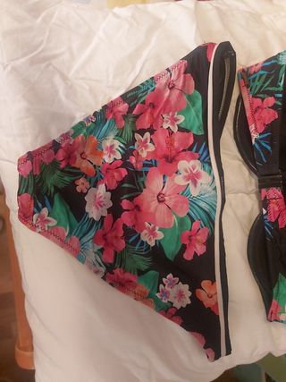 Bikini Flores - Baño Tropical