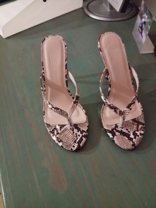 Sandalias tacón serpiente