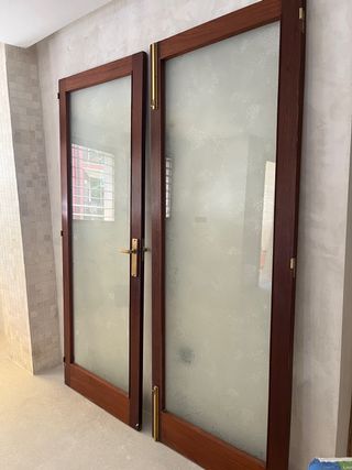 Puerta vidriera doble madera maciza