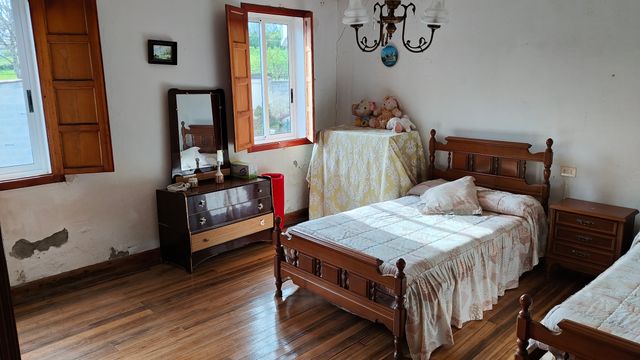 Casa rural + amplio terreno urbanizable (Melide)