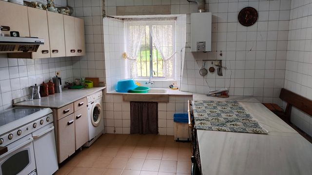 Casa rural + amplio terreno urbanizable (Melide)