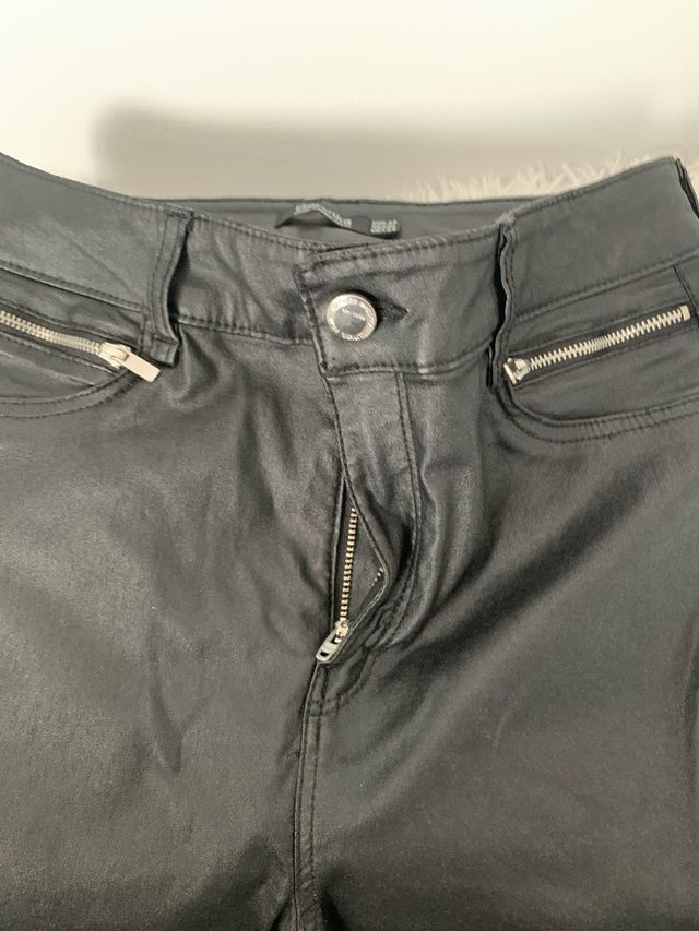 Pantalones pitillo negros - Bershka Talla 34