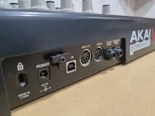 Akai MPK25 - Teclado MIDI