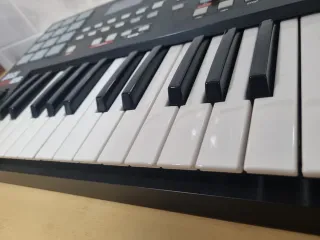 Akai MPK25 - Teclado MIDI