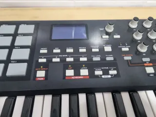 Akai MPK25 - Teclado MIDI