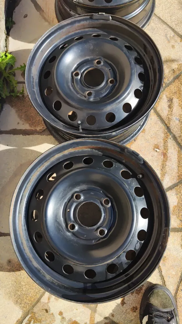 LLANTAS HIERRO NISSAN NV200 15"