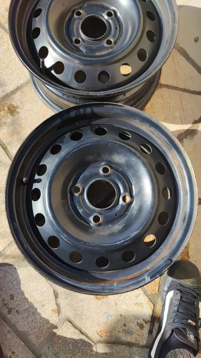 LLANTAS HIERRO NISSAN NV200 15"