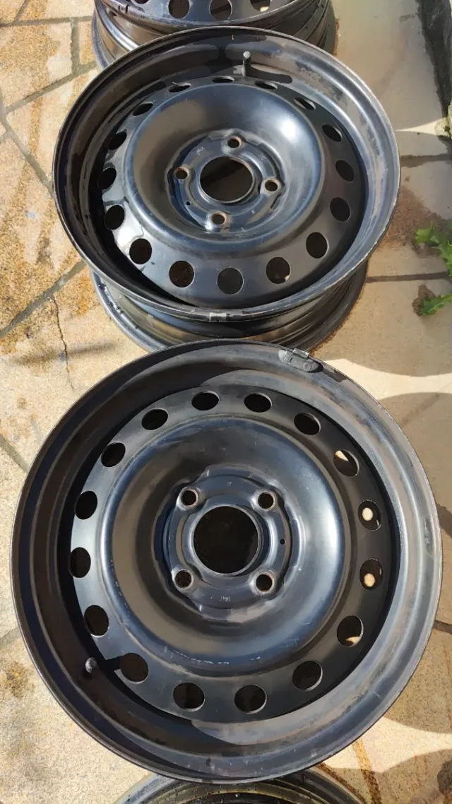 LLANTAS HIERRO NISSAN NV200 15"