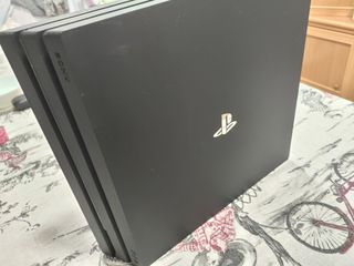 PlayStation 4 Pro (1TB)