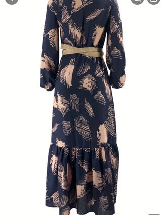 Vestido largo estampado azul marino y beige