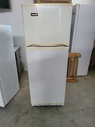 Frigorífico BUTSIR. Funciona a Butano y a luz