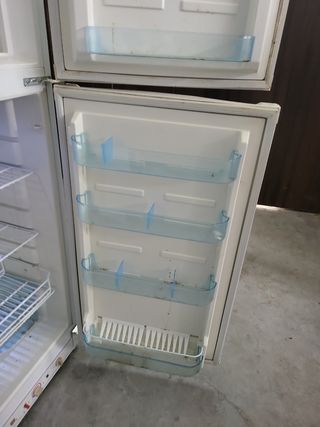 Frigorífico BUTSIR. Funciona a Butano y a luz