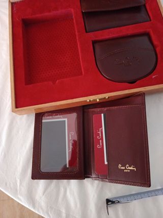 Pierre Cardin - Juego de Piel Marrón