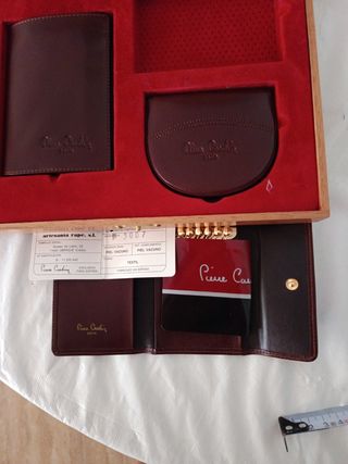 Pierre Cardin - Juego de Piel Marrón