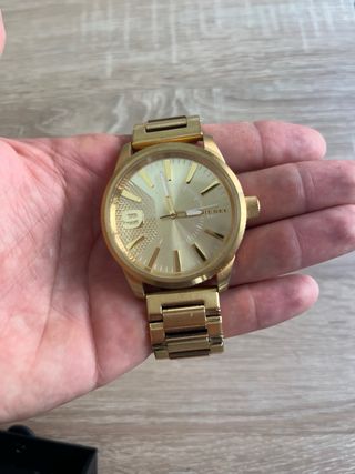 Reloj Diesel dorado