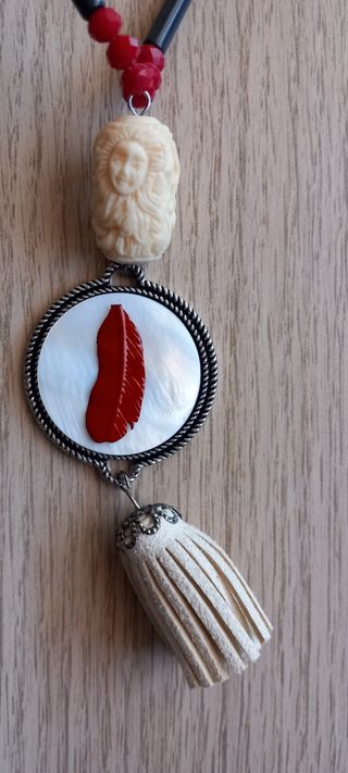 Collares largos con abalorios