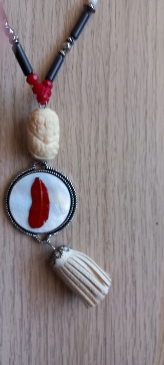 Collares largos con abalorios