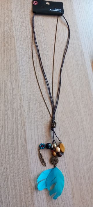 Collares largos con abalorios