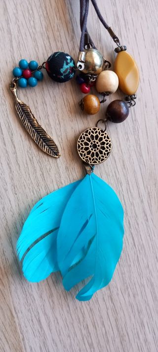Collares largos con abalorios