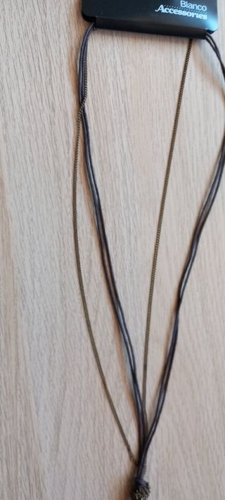 Collares largos con abalorios
