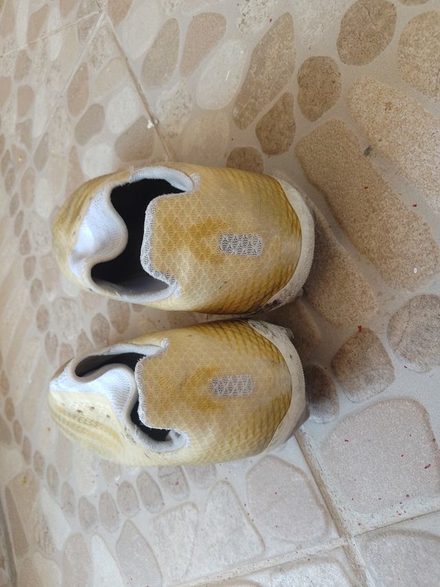 Botas de fútbol adidas