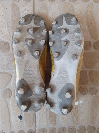 Botas de fútbol adidas