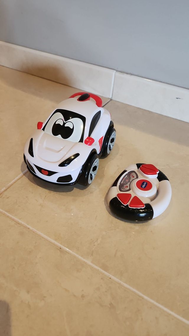 Coche teledirigido Chicco