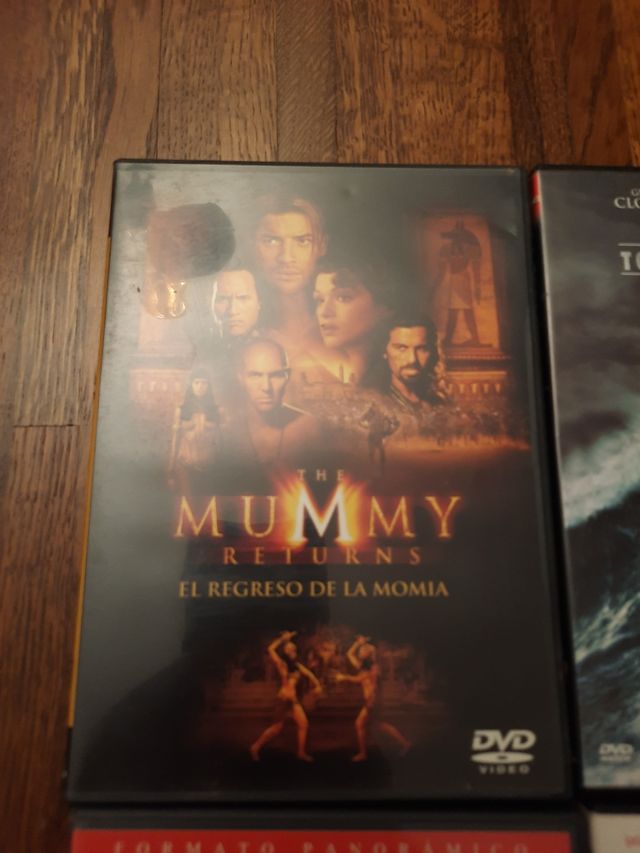 4 DVDs: La Momia, Tormenta Perfecta, etc