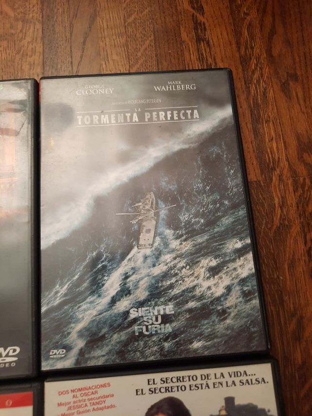 4 DVDs: La Momia, Tormenta Perfecta, etc
