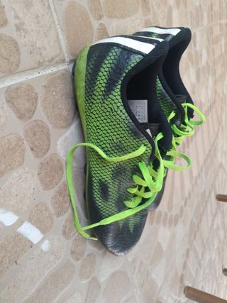 Botas de fútbol adidas