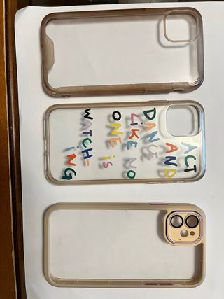 Surtido Fundas iPhone 11 . En muy buen estado.