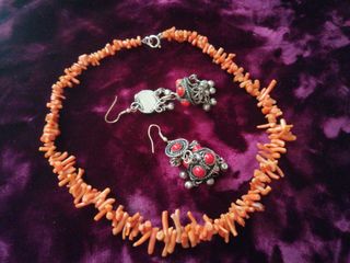 Collar, pendientes coral