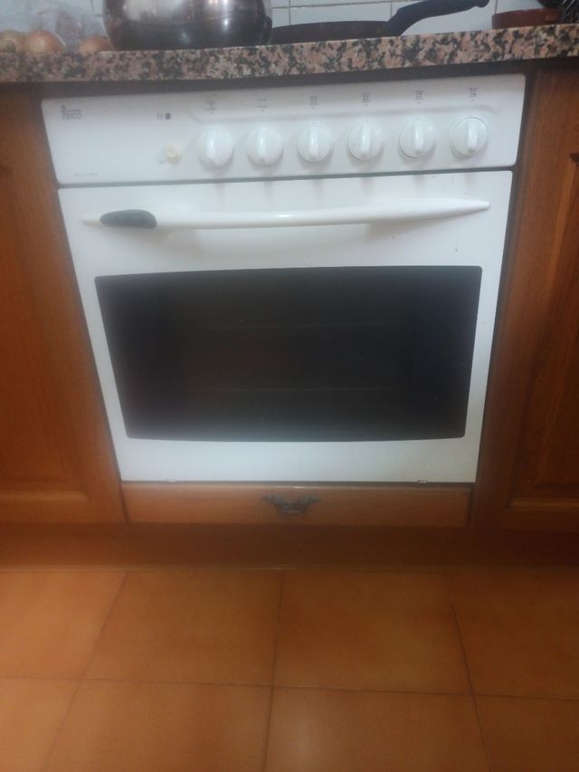 Encimera gas 4 fuegos más horno eléctrico