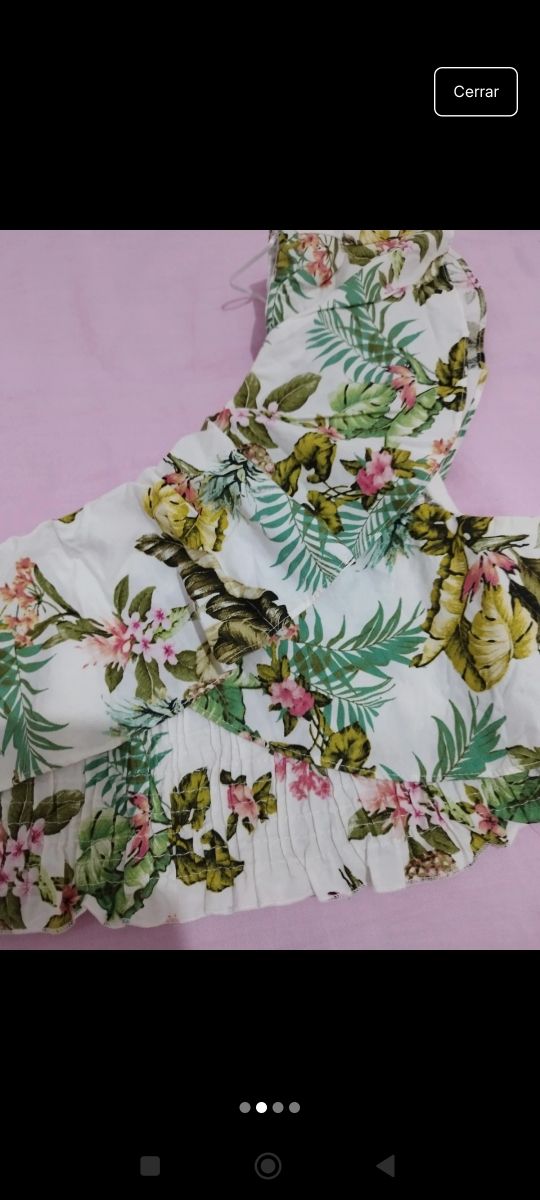 Top asimétrico floral blanco