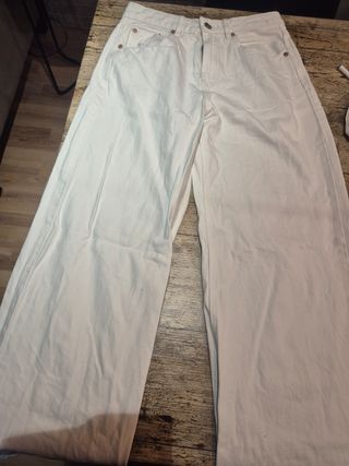 Pantalones Stradivarius blancos, talla XS