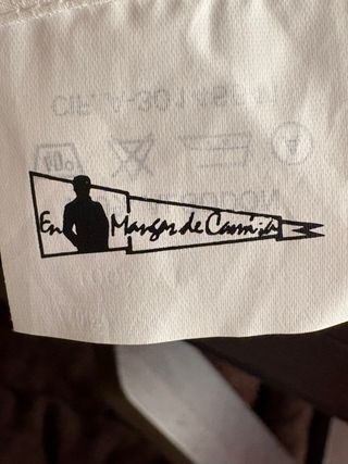 En mangas de camisa. Smoking 100% algodón.A medida