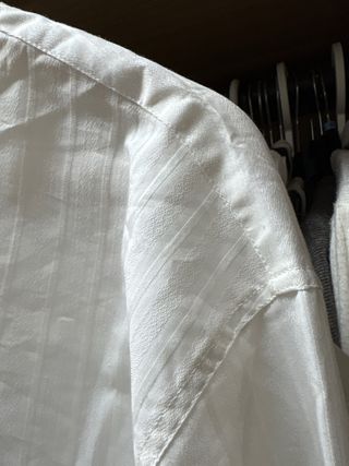 En mangas de camisa. Smoking 100% algodón.A medida
