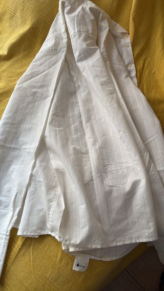 En mangas de camisa. Smoking 100% algodón.A medida