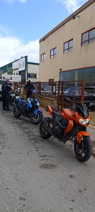 Kawasaki Z750 - Moto naranja