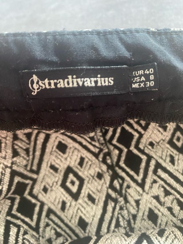 Falda Stradivarius L - Negra y Blanca