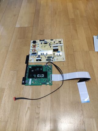 TV Samsung TU75CU7105K (Panel roto)