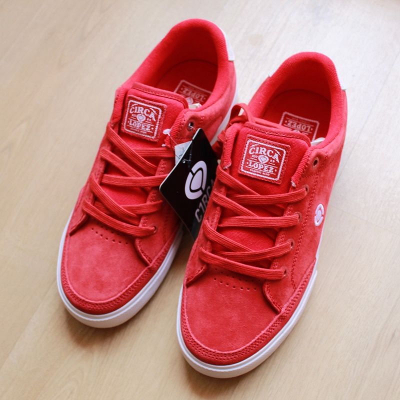 Tenis Circa Lopez rojos de segunda mano por 40 EUR en Barcelona en