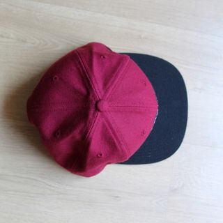 Gorra Beat Skateboards roja y negra