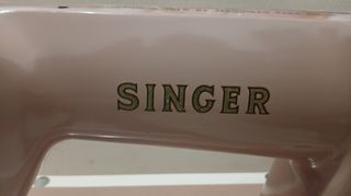Máquina de coser Singer antigua