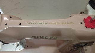 Máquina de coser Singer antigua