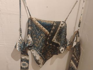 Top corto estampado paisley