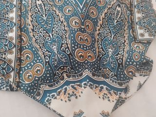 Top corto estampado paisley